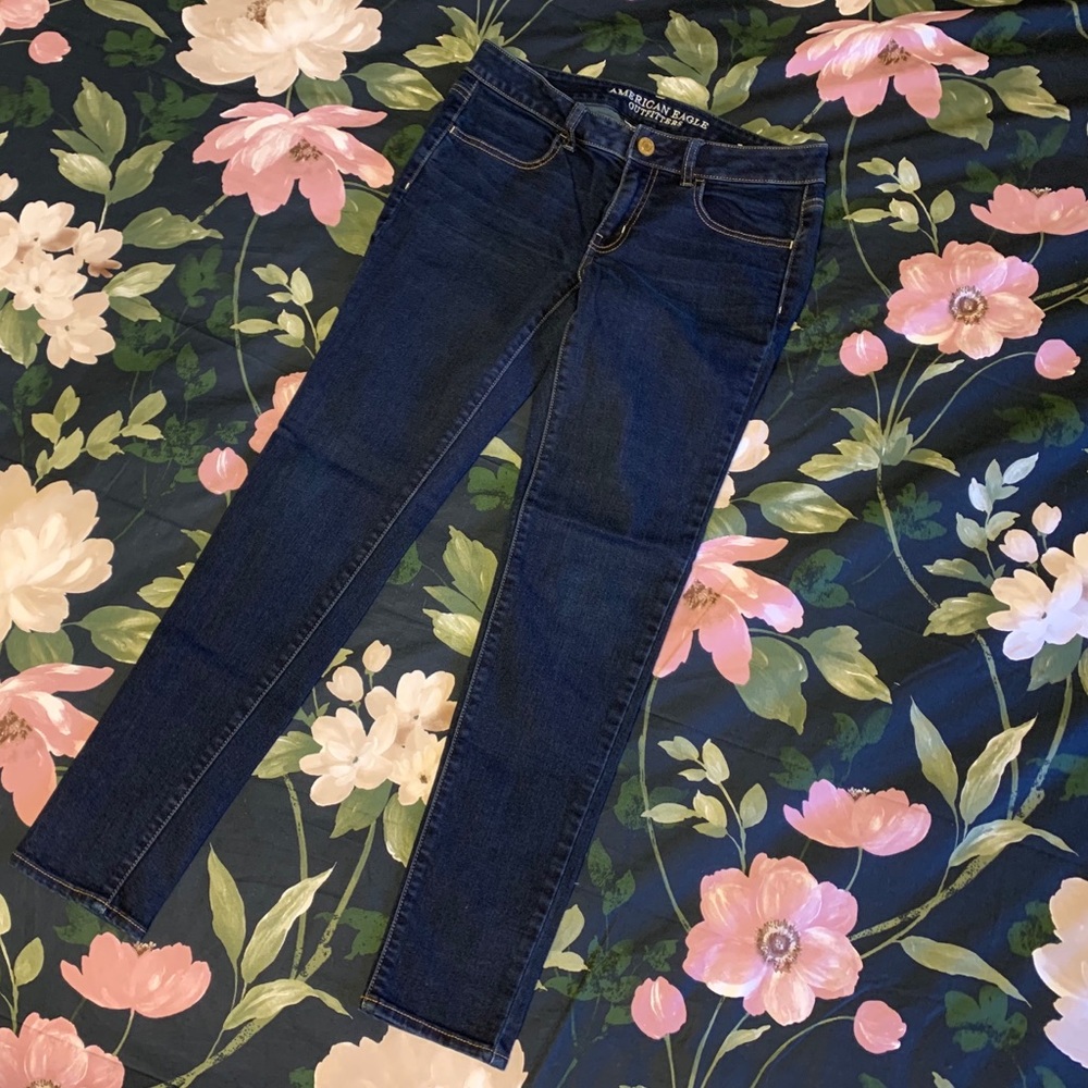 AE non distressed dark wash jegging